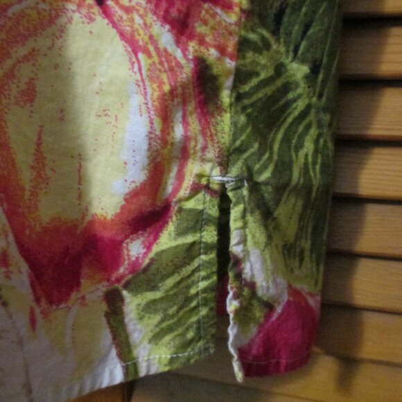 Chico's top button down tropical design soft floral print blouse size XL (3) - Picture 5 of 8